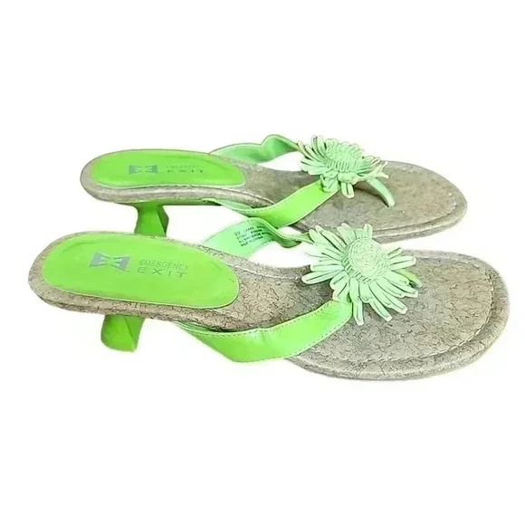 EMERGENCY Exit y2k Flower Patch 🌼 sandals. Size 9m - Picture 2 of 8